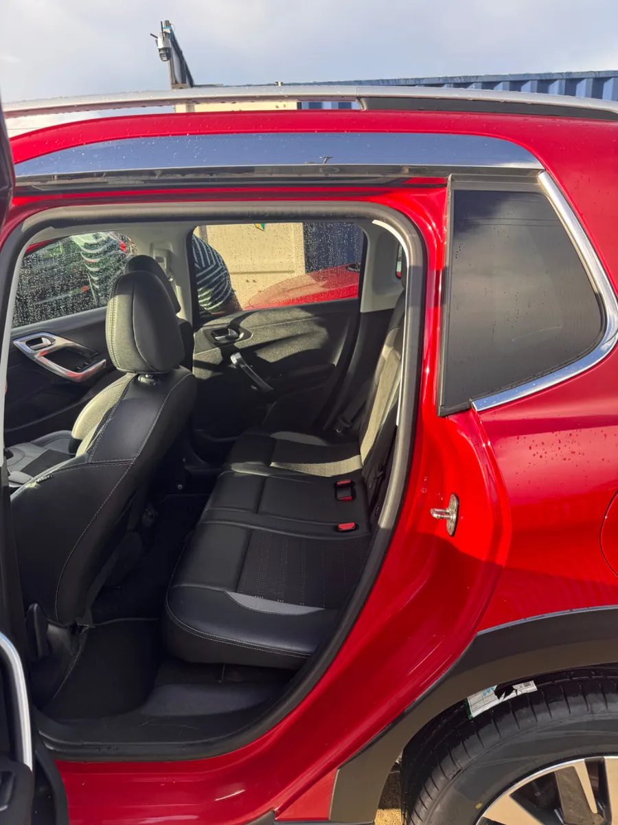 Product gallery image