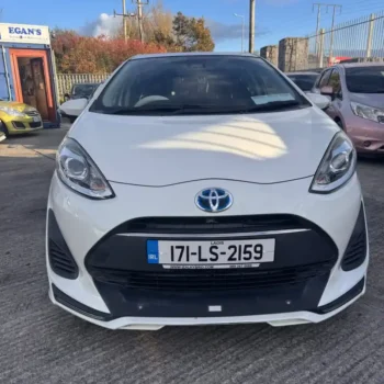 Toyota Aqua 2017 front