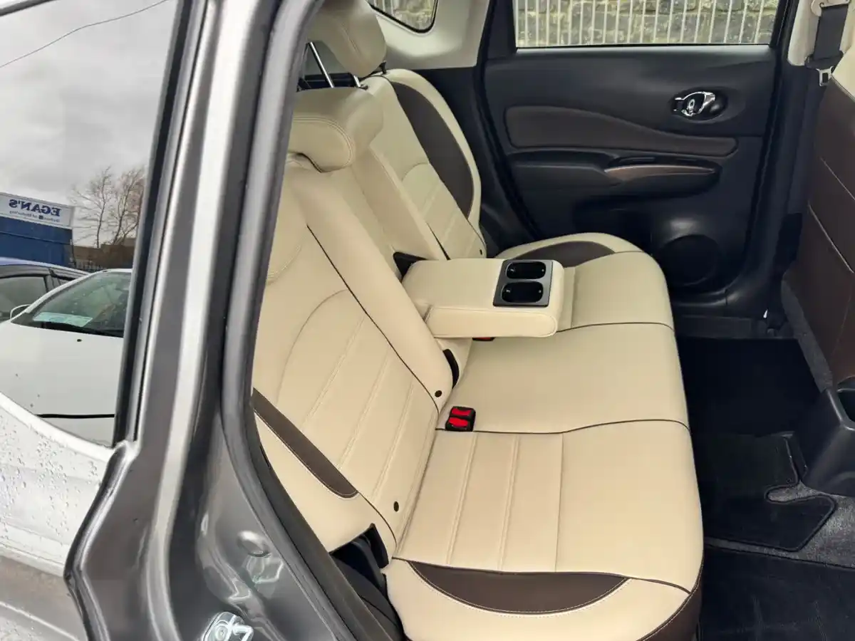 Product gallery image