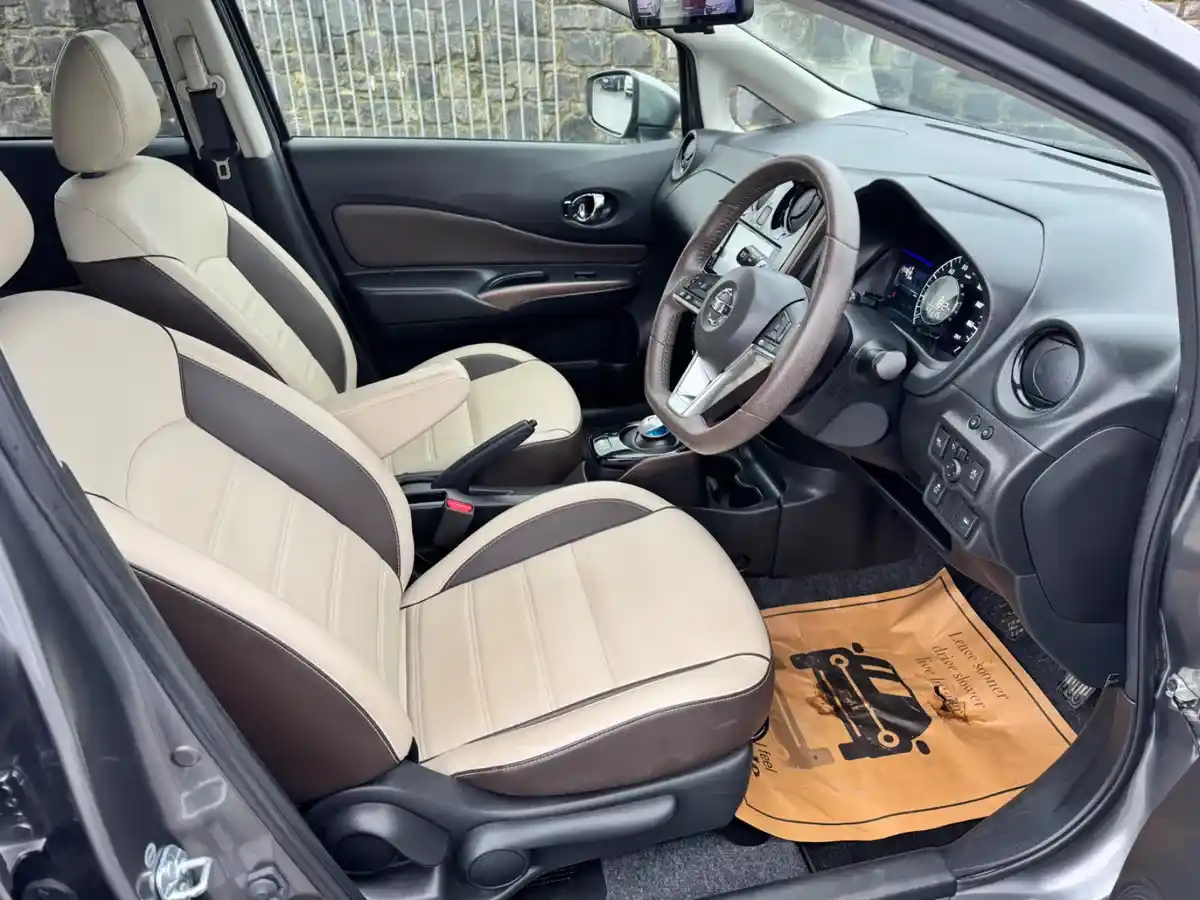 Product gallery image