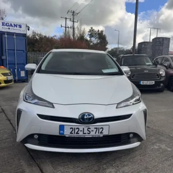 Toyota Prius 2021 front