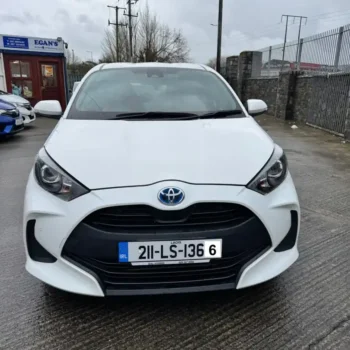 Toyota Yaris 2021 Hybrid front