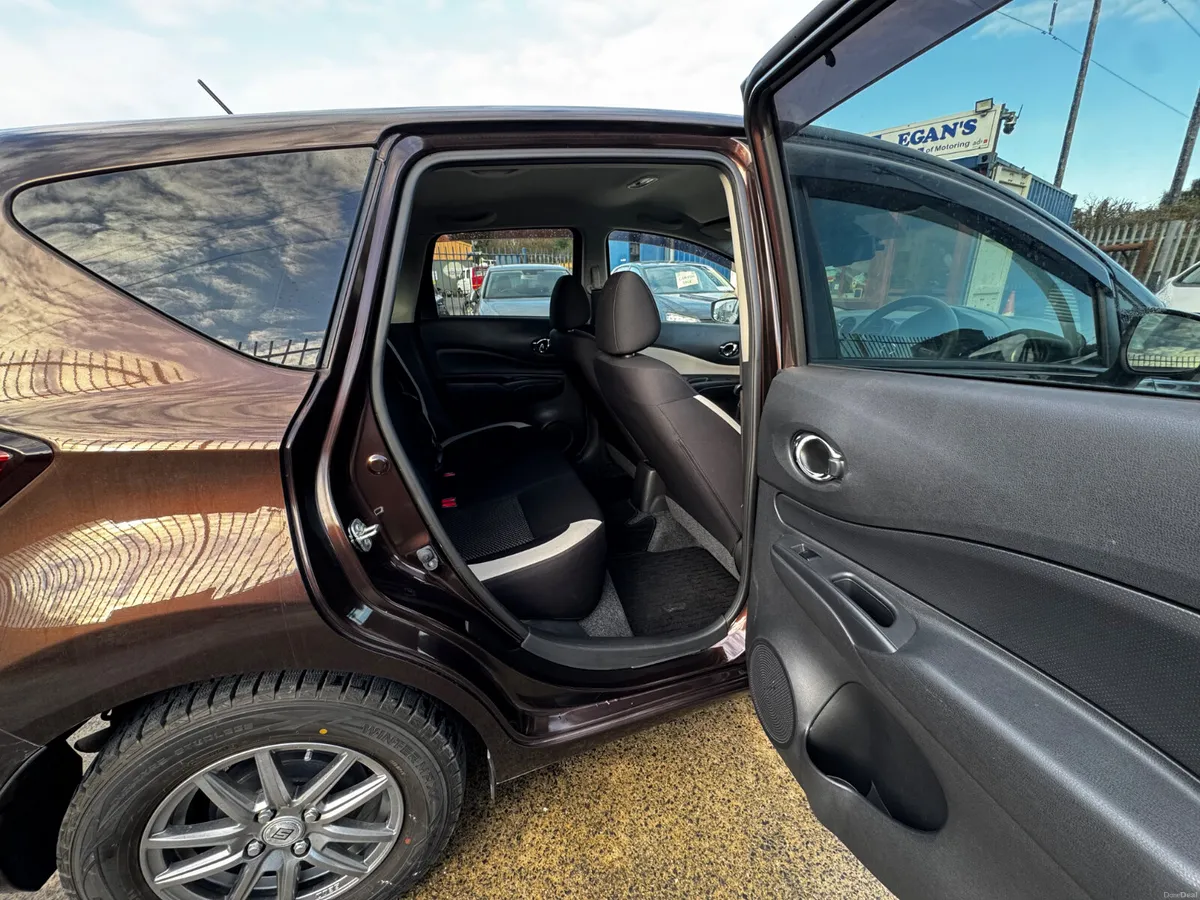 Product gallery image