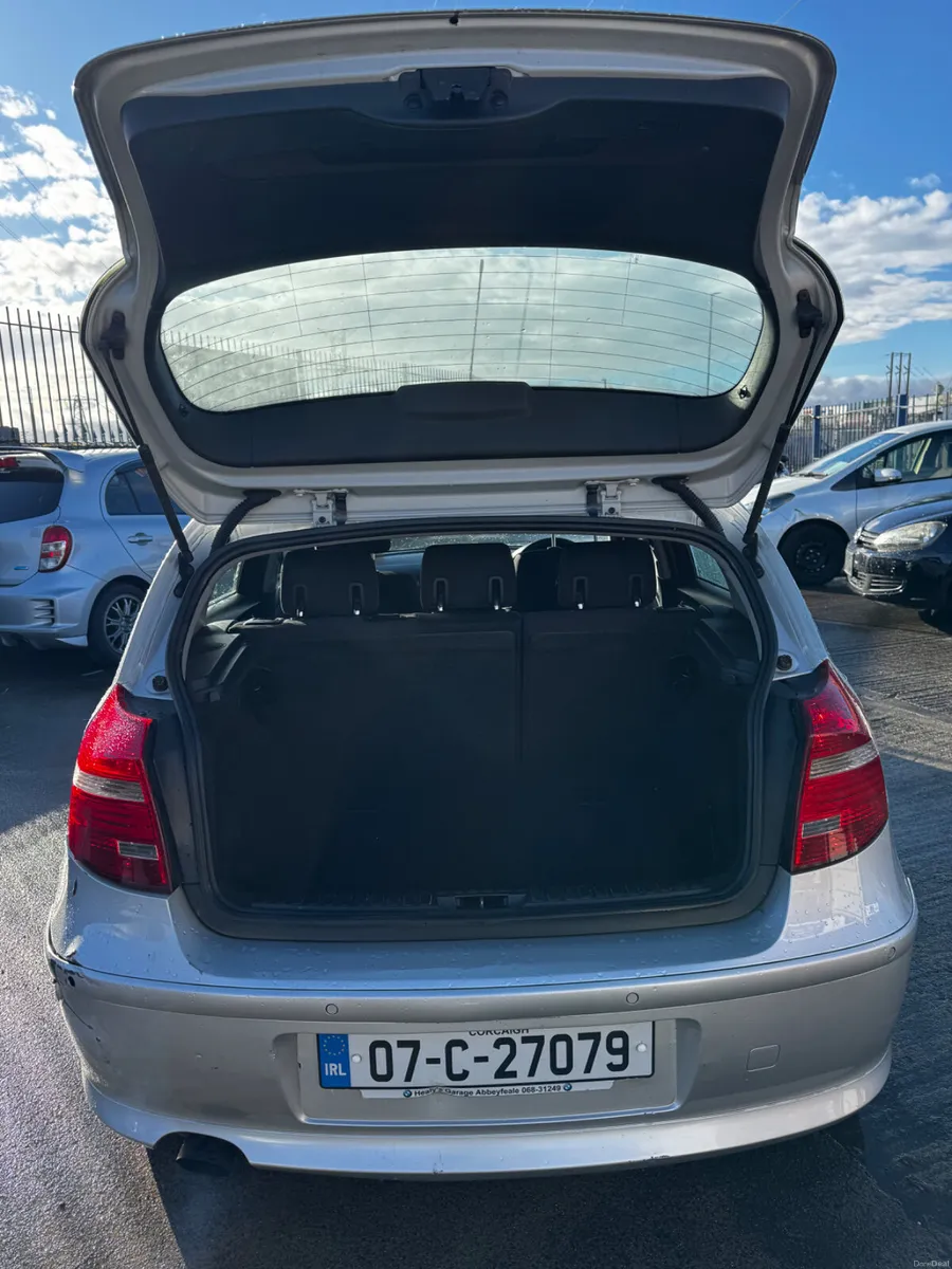 Product gallery image