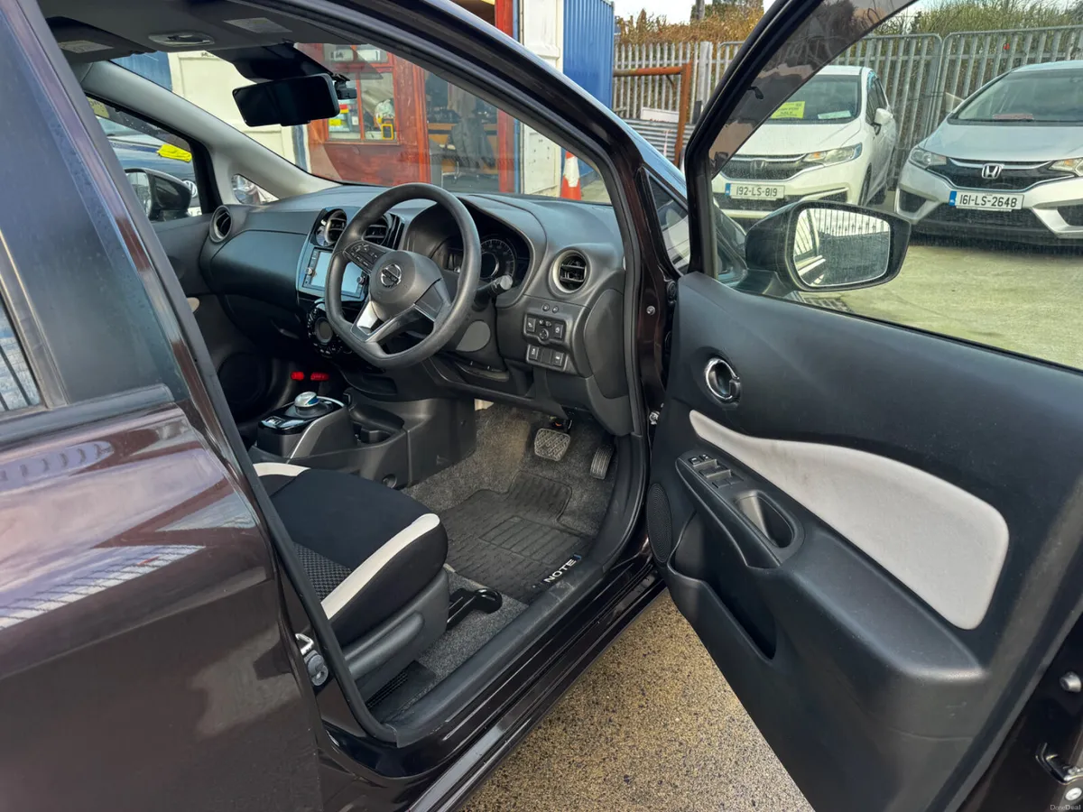 Product gallery image