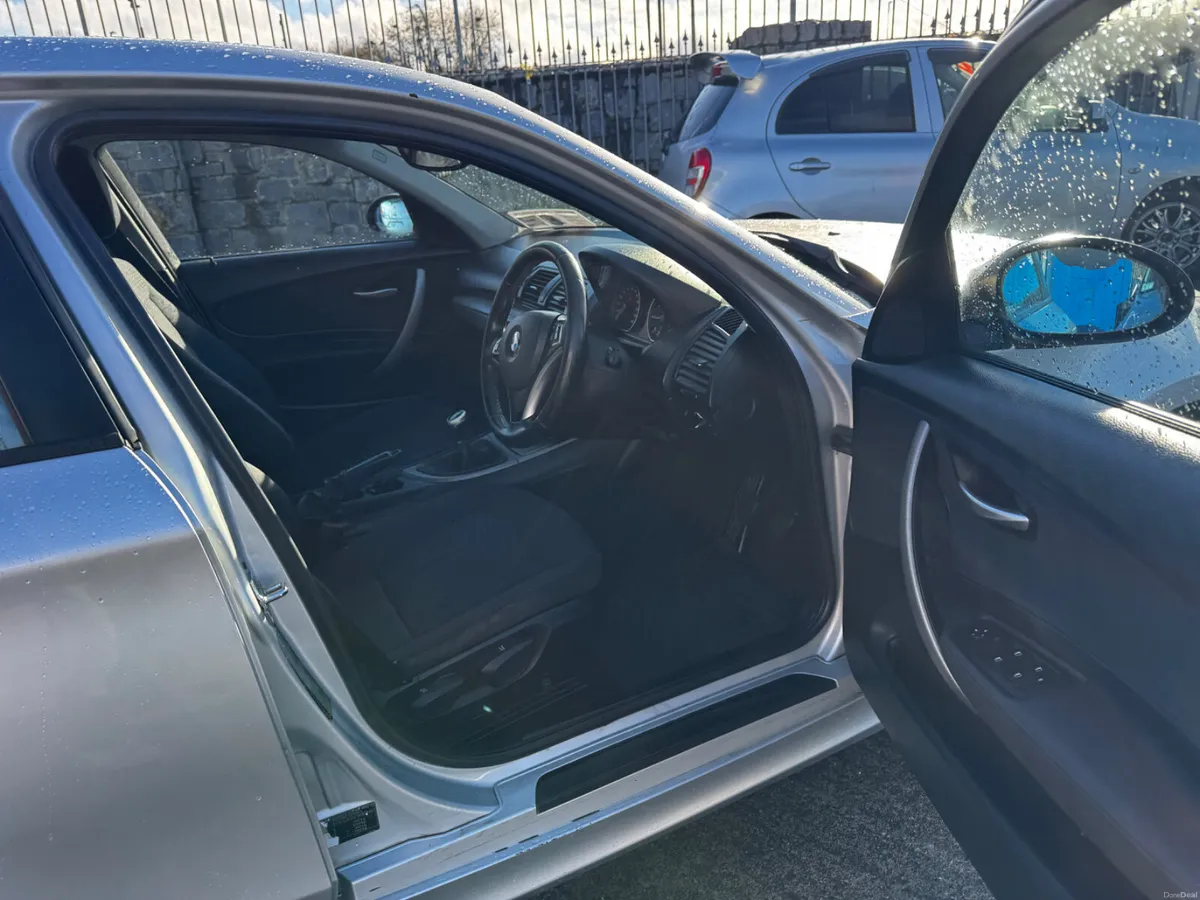 Product gallery image