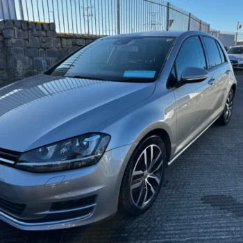 Front View of Volkswagen Golf 2016