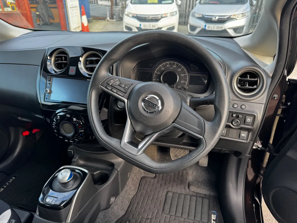 Product gallery image