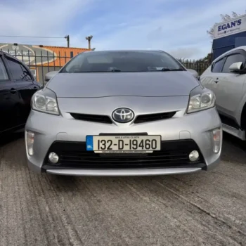 Toyota Prius 2013 front