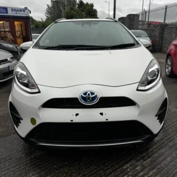 Toyota Aqua 2017 Hybrid front